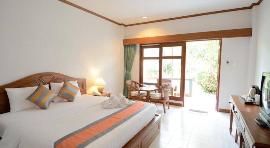 First Bungalow Beach Resort Samui