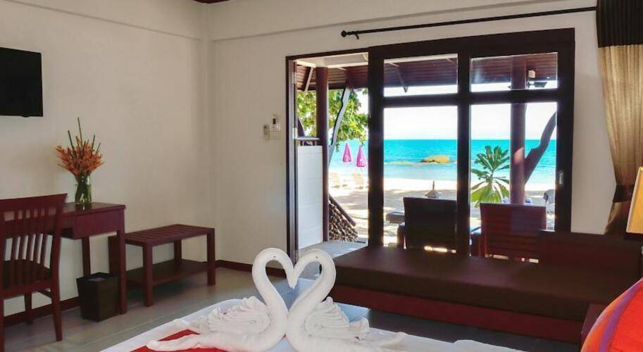 First Bungalow Beach Resort Samui