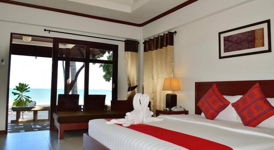 First Bungalow Beach Resort Samui
