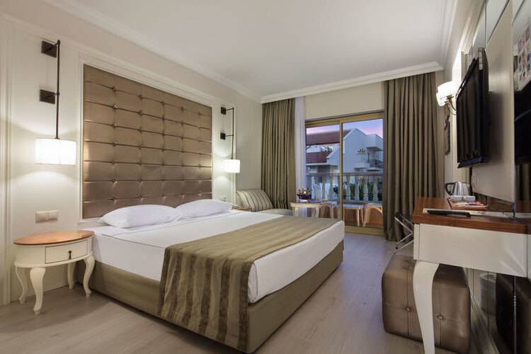 Aydinbey Famous Resort