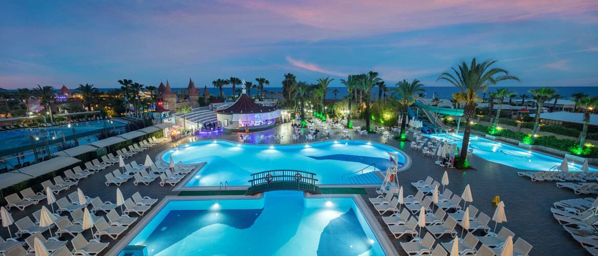 Aydinbey Famous Resort