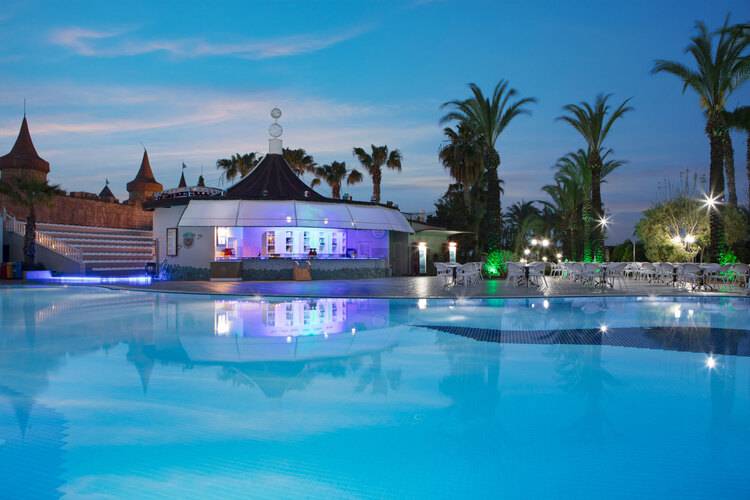 Aydinbey Famous Resort