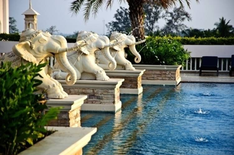 Grand Pacific Sovereign Resort & Spa