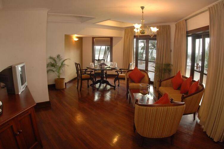Royal Palms Beach Hotel