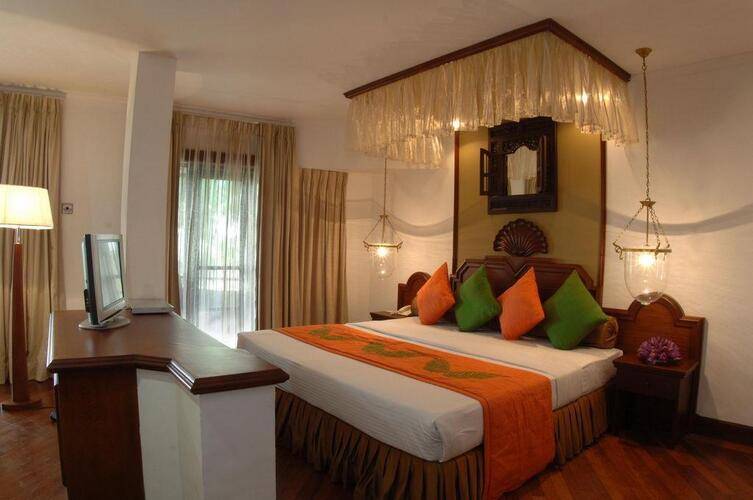 Royal Palms Beach Hotel
