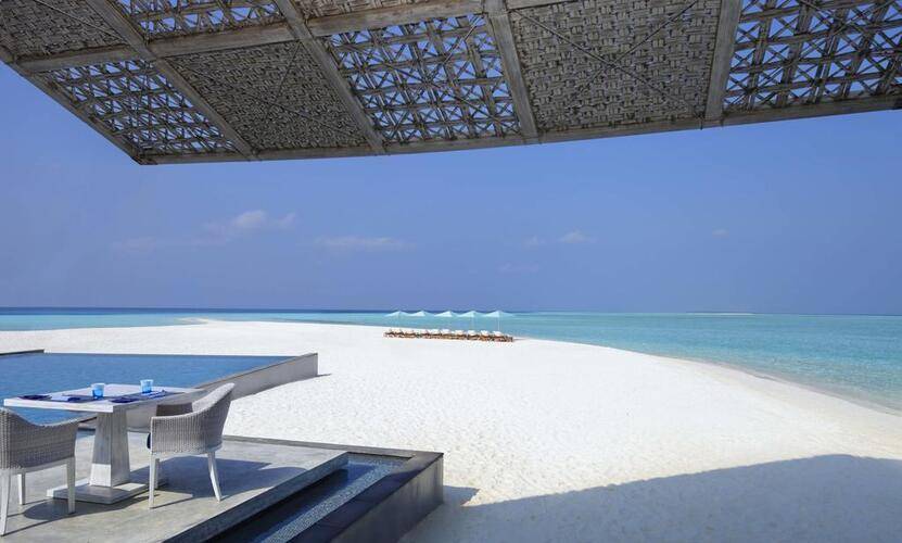 Four Seasons Resort Landaa Giravaru
