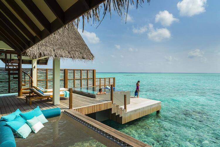 Four Seasons Resort Landaa Giravaru