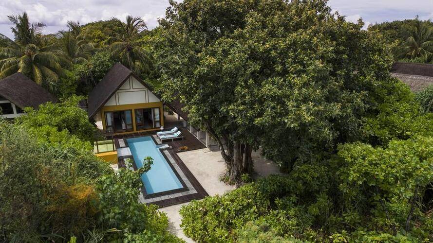 Four Seasons Resort Landaa Giravaru
