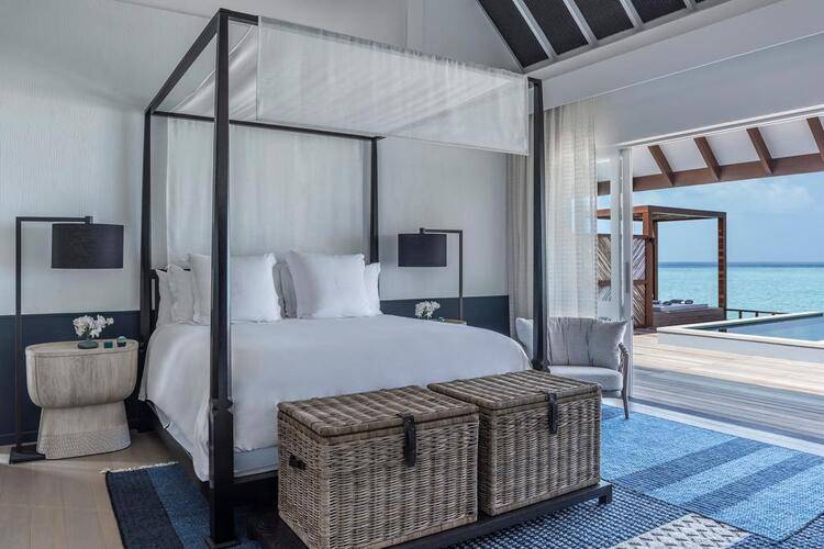 Four Seasons Resort Landaa Giravaru