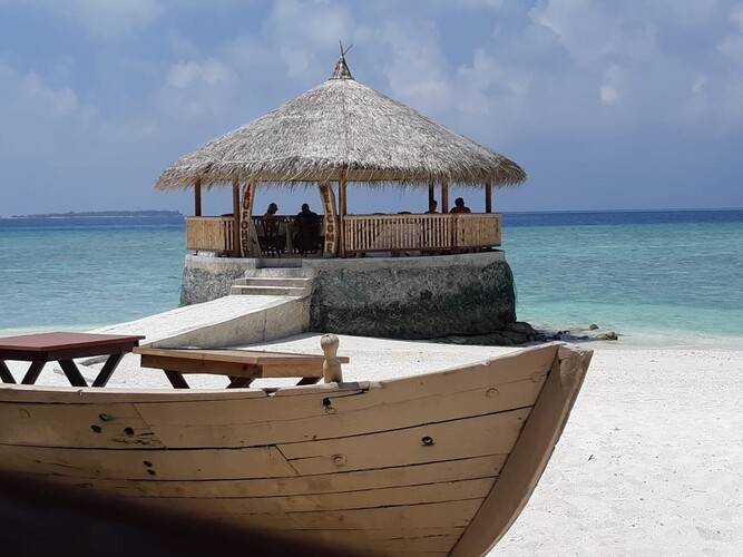 Makunudu Island Resort