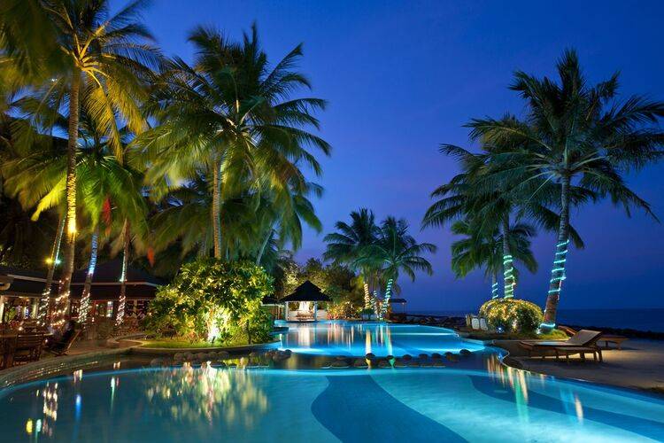 Royal Island Resort & Spa