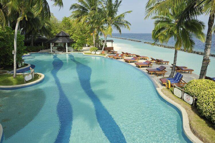 Royal Island Resort & Spa