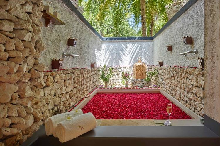 Taj Coral Reef Resort & Spa