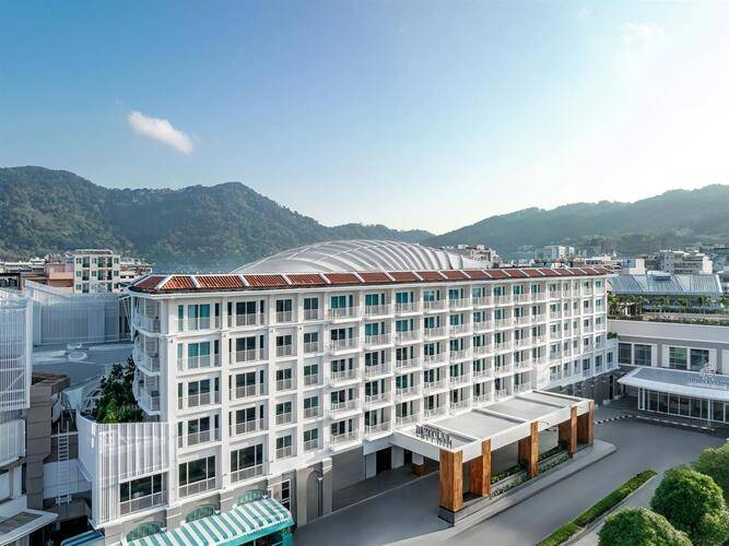 Msocial Hotel Phuket (Ex.Millennium Resort)