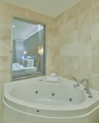 Ramada By Wyndham Istanbul Taksim (Ex. Madison Hotel)
