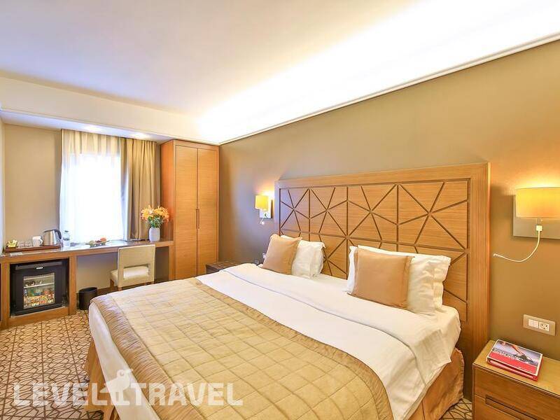 Фотография Ramada By Wyndham Istanbul Taksim (Ex. Madison Hotel)