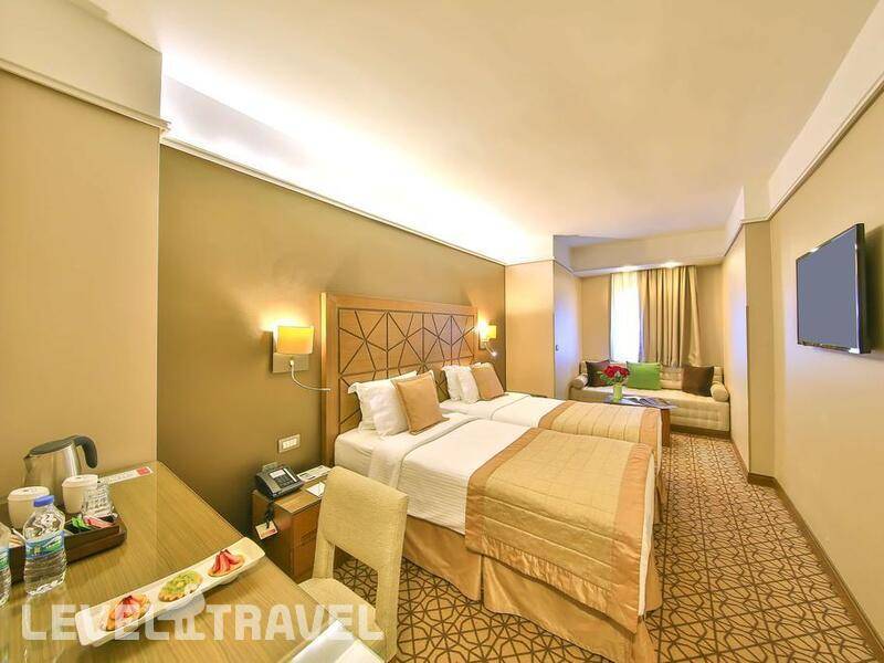 Фотография Ramada By Wyndham Istanbul Taksim (Ex. Madison Hotel)