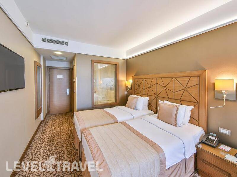 Фотография Ramada By Wyndham Istanbul Taksim (Ex. Madison Hotel)