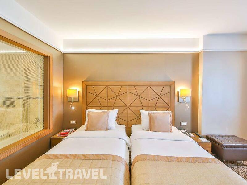 Фотография Ramada By Wyndham Istanbul Taksim (Ex. Madison Hotel)
