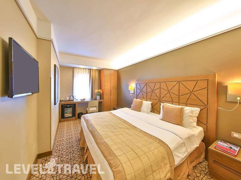 Фотография Ramada By Wyndham Istanbul Taksim (Ex. Madison Hotel)