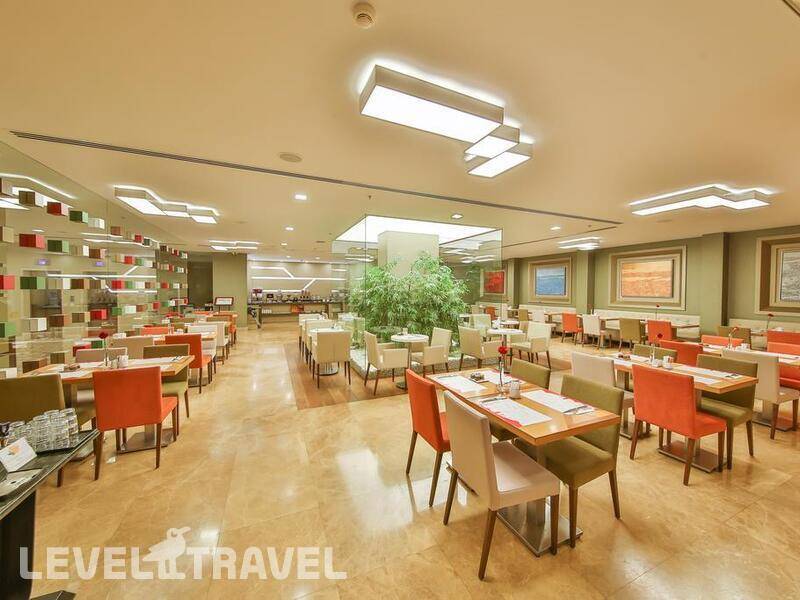Фотография Ramada By Wyndham Istanbul Taksim (Ex. Madison Hotel)