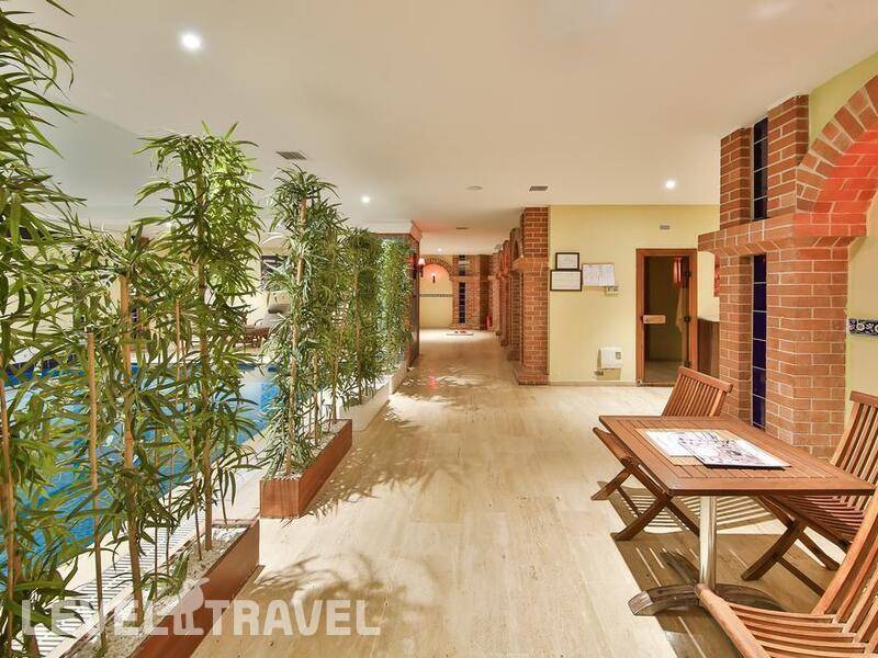 Фотография Ramada By Wyndham Istanbul Taksim (Ex. Madison Hotel)