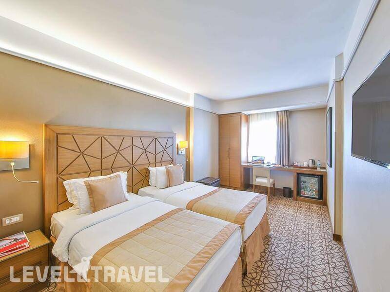 Фотография Ramada By Wyndham Istanbul Taksim (Ex. Madison Hotel)