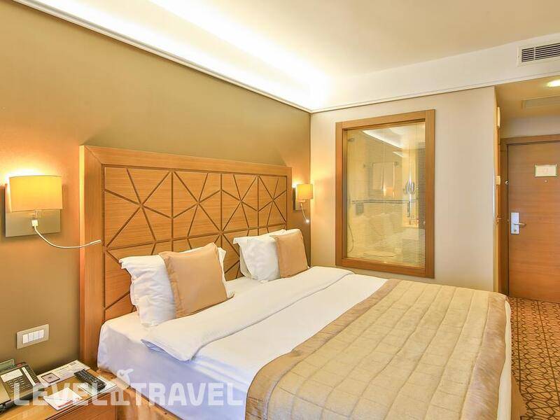 Фотография Ramada By Wyndham Istanbul Taksim (Ex. Madison Hotel)