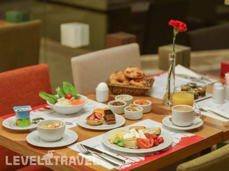 Фотография Ramada By Wyndham Istanbul Taksim (Ex. Madison Hotel)