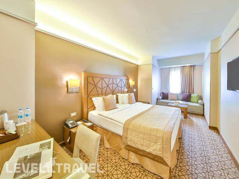 Фотография Ramada By Wyndham Istanbul Taksim (Ex. Madison Hotel)