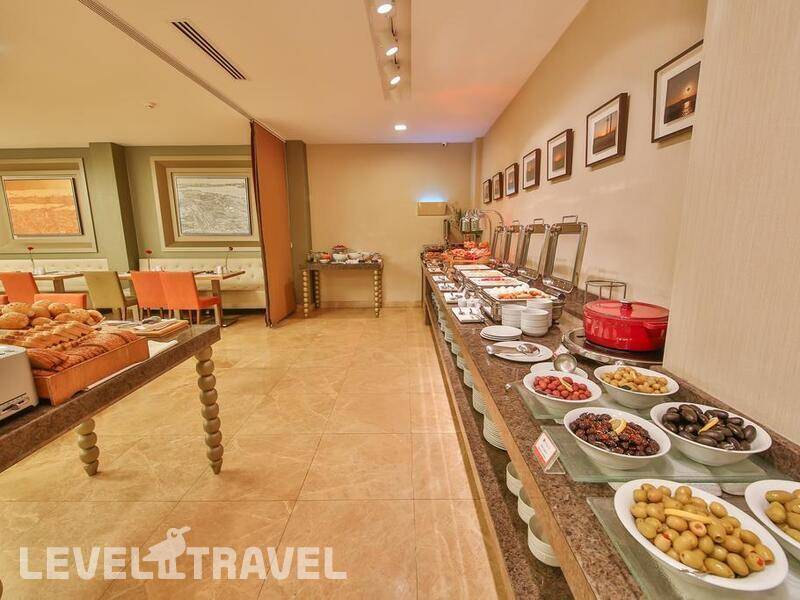 Фотография Ramada By Wyndham Istanbul Taksim (Ex. Madison Hotel)