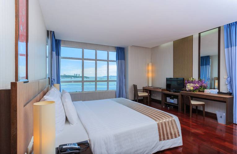 Pattaya Discovery Beach Hotel