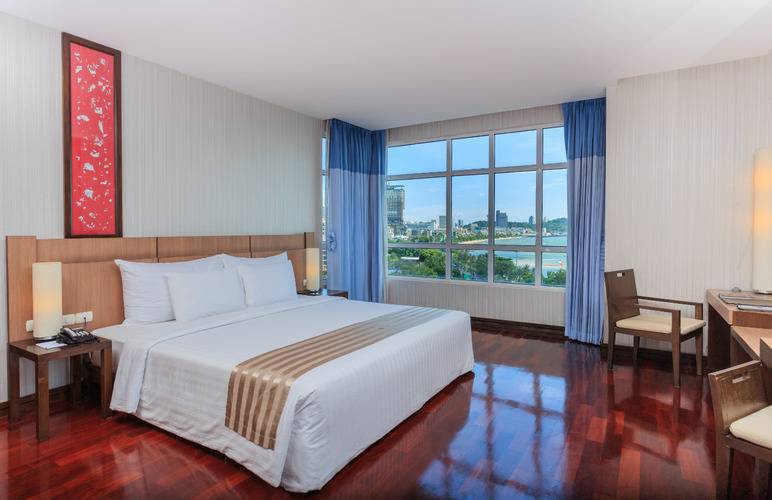 Pattaya Discovery Beach Hotel