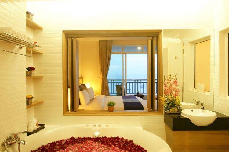 Pattaya Discovery Beach Hotel