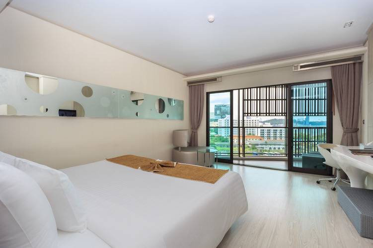 Pattaya Discovery Beach Hotel