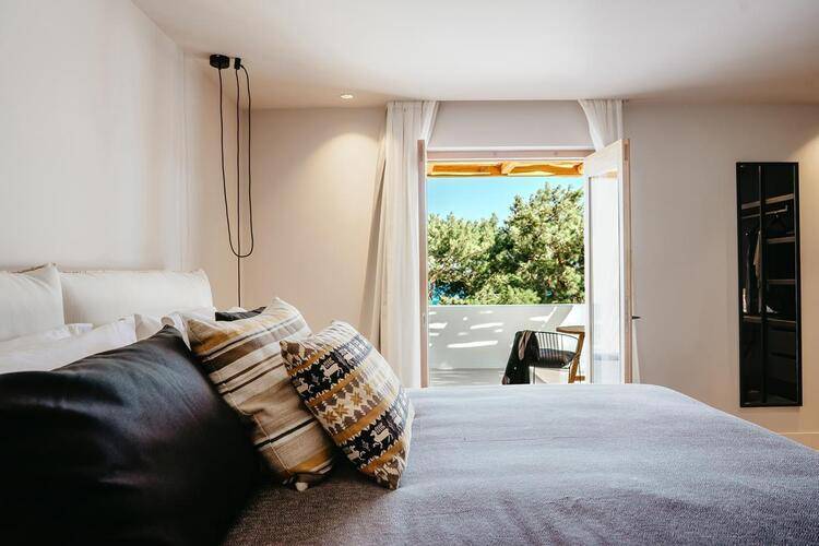 Minos Beach Art Hotel