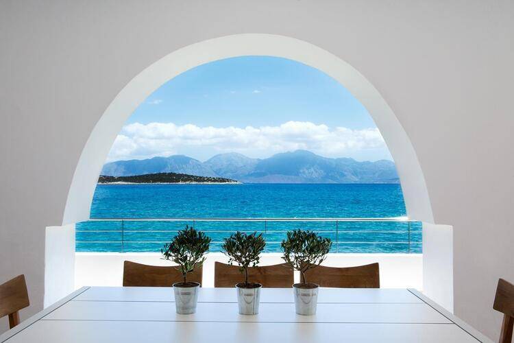 Minos Beach Art Hotel