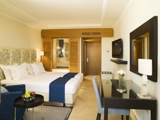 Kernos Beach Hotel & Bungalows