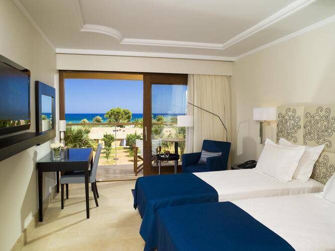 Kernos Beach Hotel & Bungalows