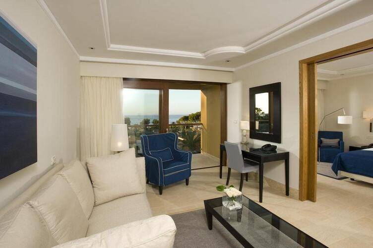 Kernos Beach Hotel & Bungalows