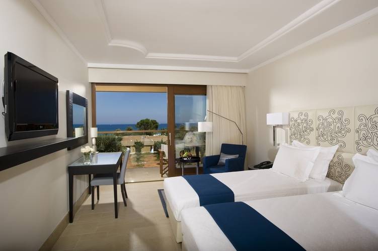 Kernos Beach Hotel & Bungalows