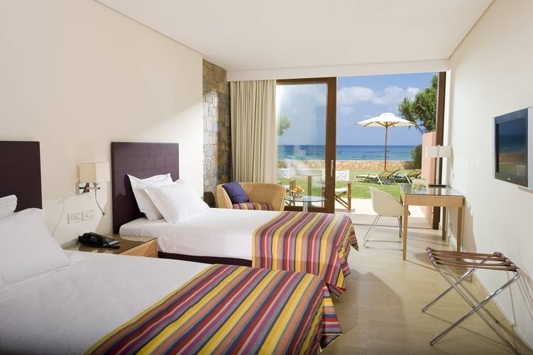 Kernos Beach Hotel & Bungalows
