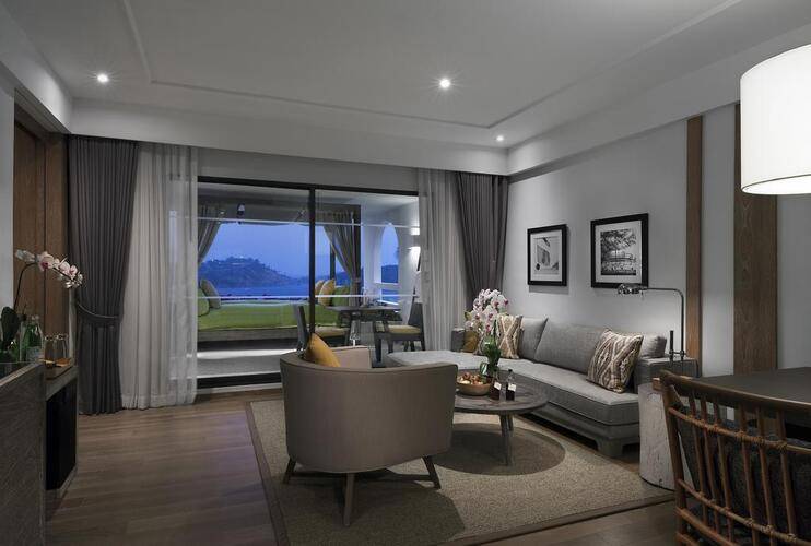 The Nai Harn (Ex. The Royal Phuket Yacht Club)