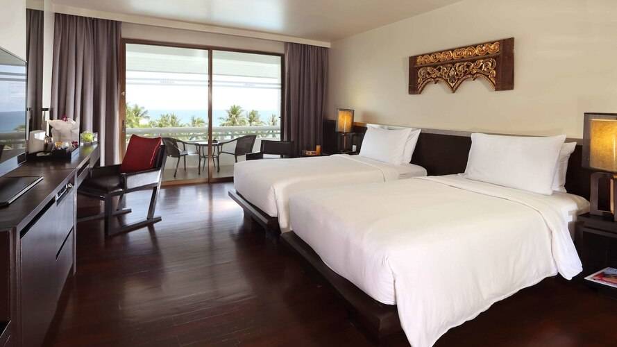Le Meridien Phuket Beach Resort