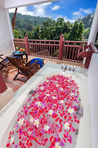 Thavorn Beach Village & Spa