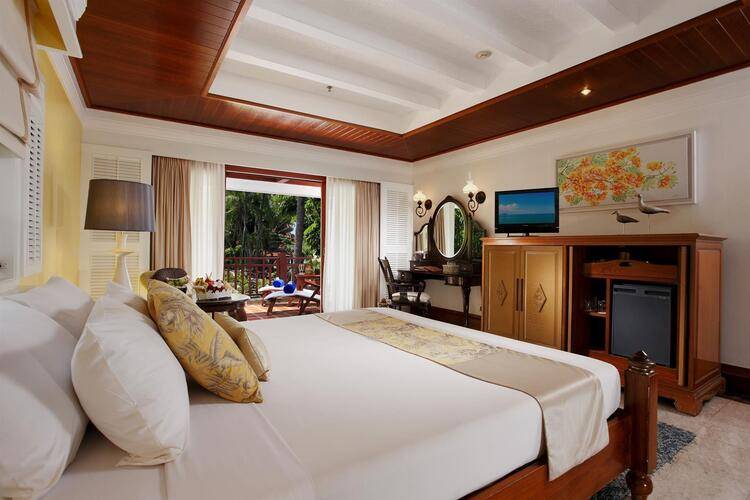Thavorn Beach Village & Spa