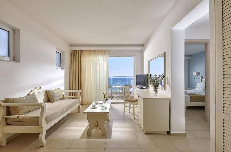 Alexander Beach Hotel & Village