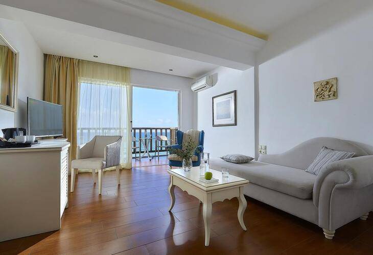 Alexander Beach Hotel & Village