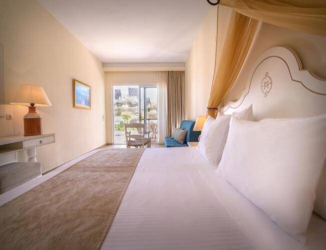 Alexander Beach Hotel & Village
