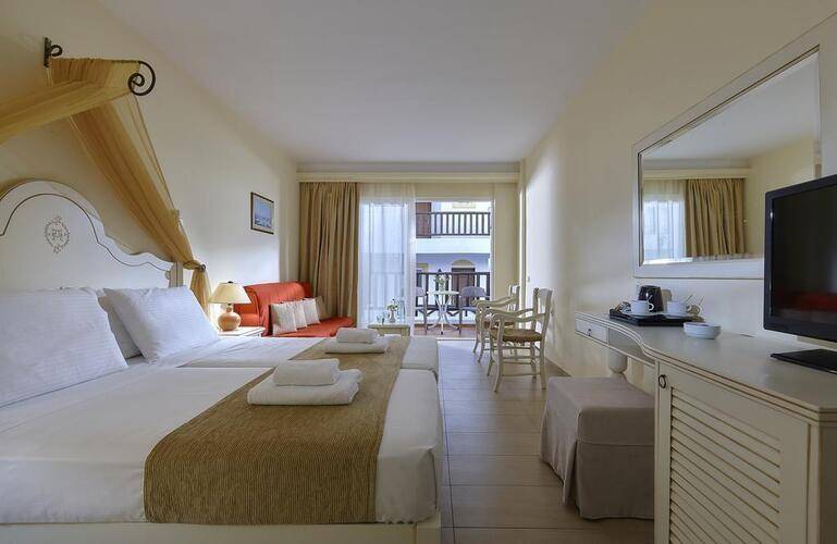 Alexander Beach Hotel & Village